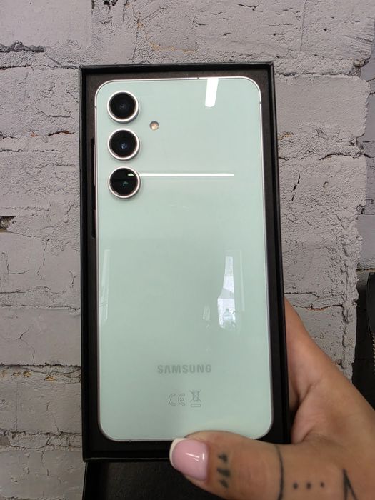 Samsung S24 FE , телефон, смартфон