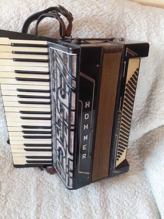 Akordeon HOHNER Corona 120