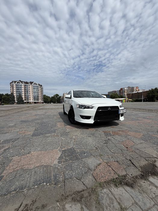 Mitsubishi lancer 10