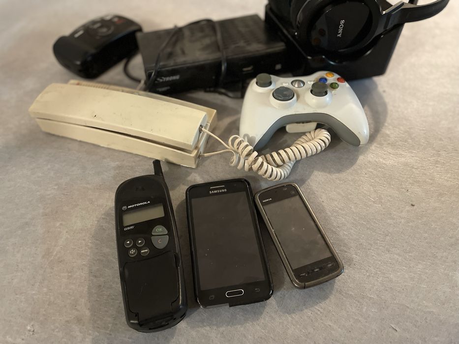 Telefony, słuchawki, mix elektroniki