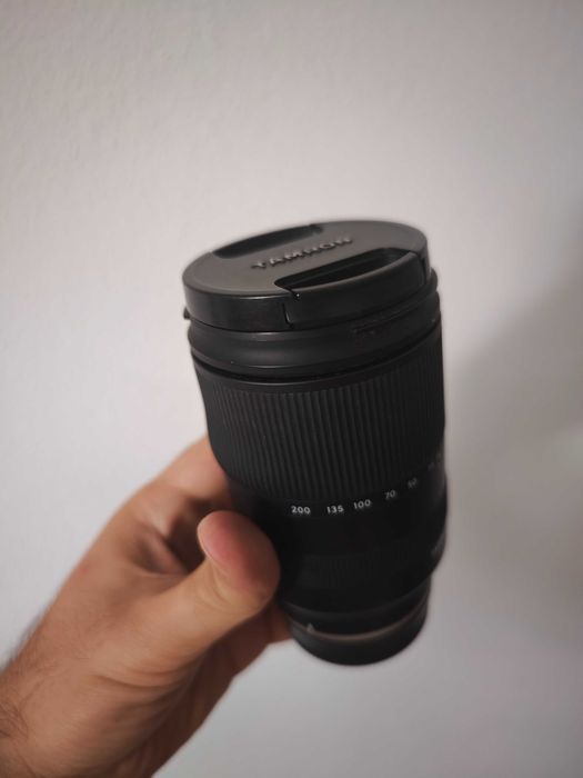Sony a7 III (1500 disparos) + Tamron 28-200 2.8-5.6 + Samyang 85 1.4 AF