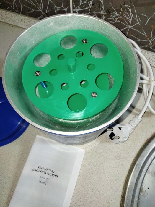 Термостат біологічний (водяна баня)