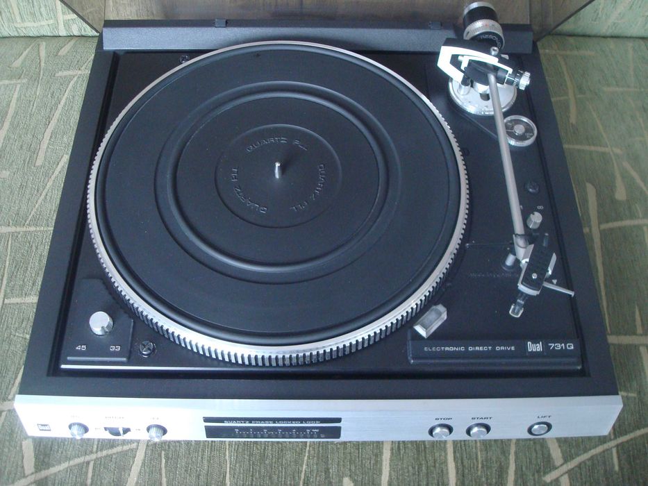 Продам проигрыватель пластинок Dual CS 701: 22 500 грн