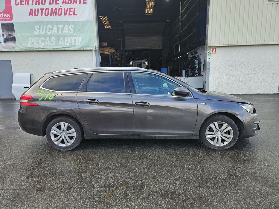 Peugeot 308 II SW 1.2 THP de 2015 para peças