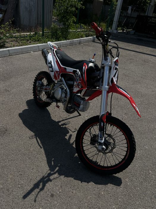 Продам питбайк 190сс Daytona