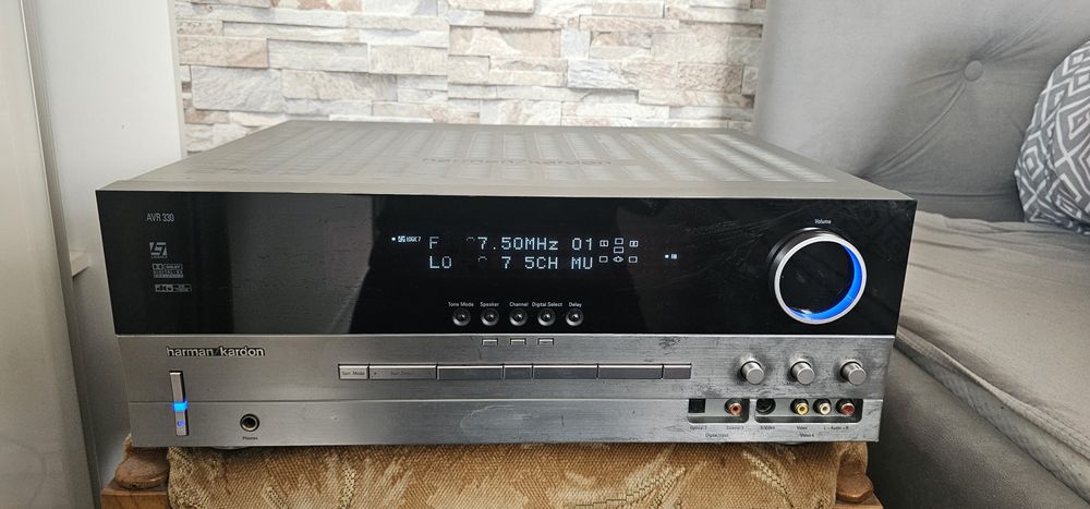 Wzmacniacz  harman/kardon model  AVR 330
