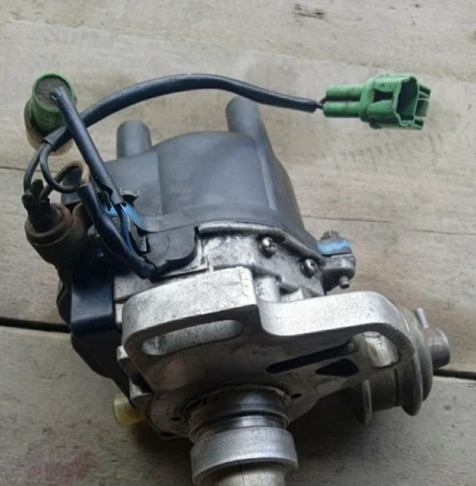 Трамблёр Тойота  Toyota  1.3  2E