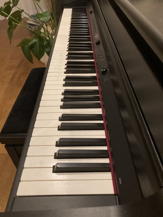 Roland hp704 jak nowy