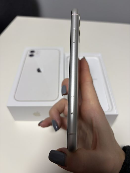 Iphone 11 білий 64 ГБ 2020 року