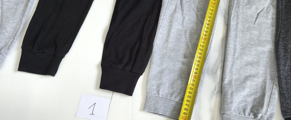 1 spodnie dresowe 128 chłopiec