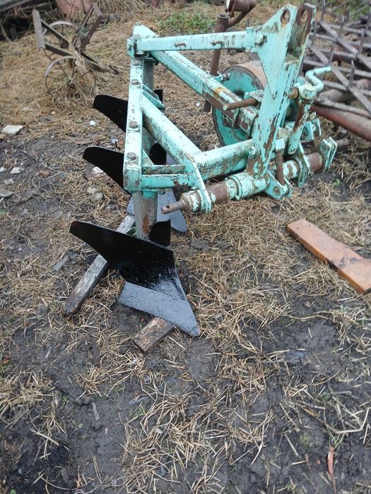 Продам польський плуг 3по25