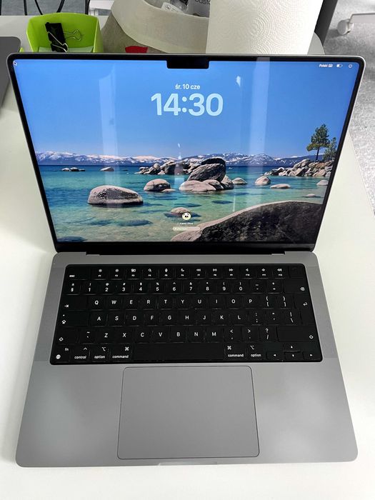 Macbook Pro M2 16 GB