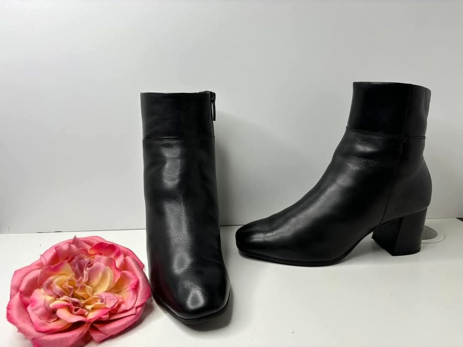 Botki skórzane delikatnie ocieplane Tamaris Rozmiar 38 czarne