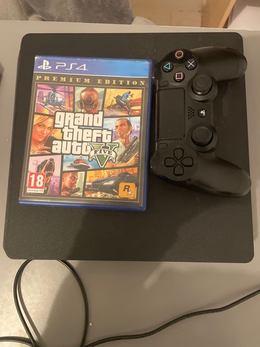 PS4 muito boa e com peças novas