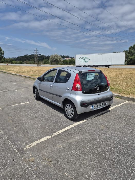 Vendo carro Peugeot 107