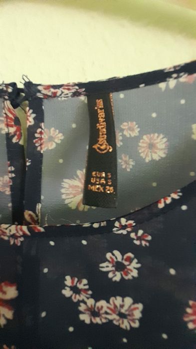 Vestido Floral com Transparência