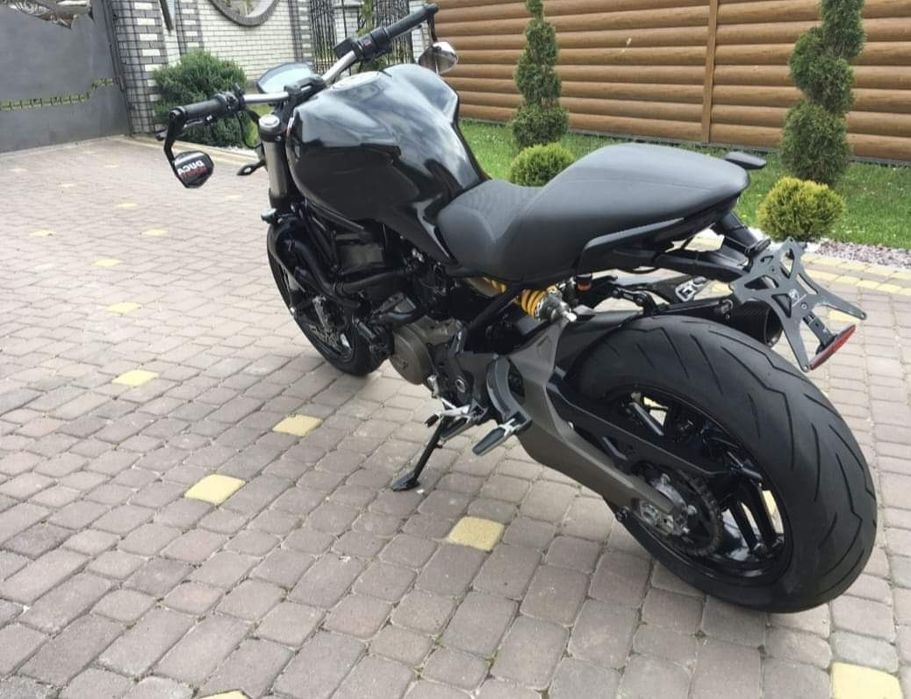 Ducati Monster 821