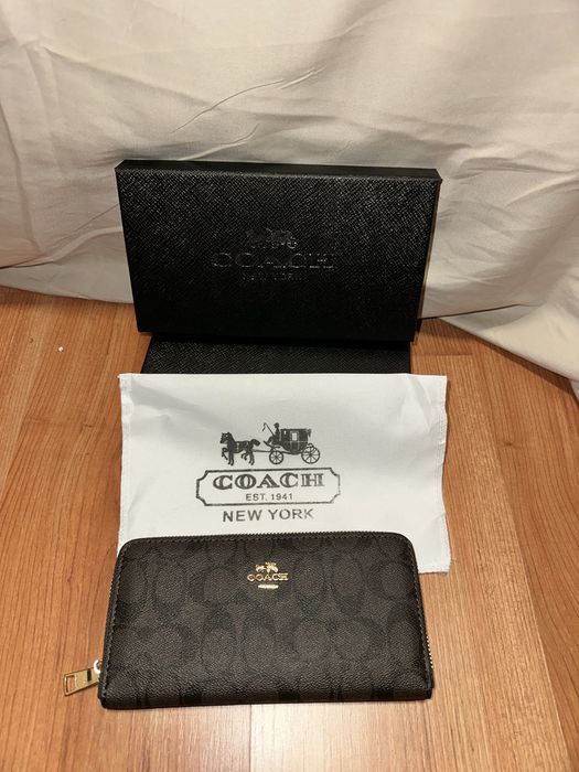 Carteira da coach castanha nova