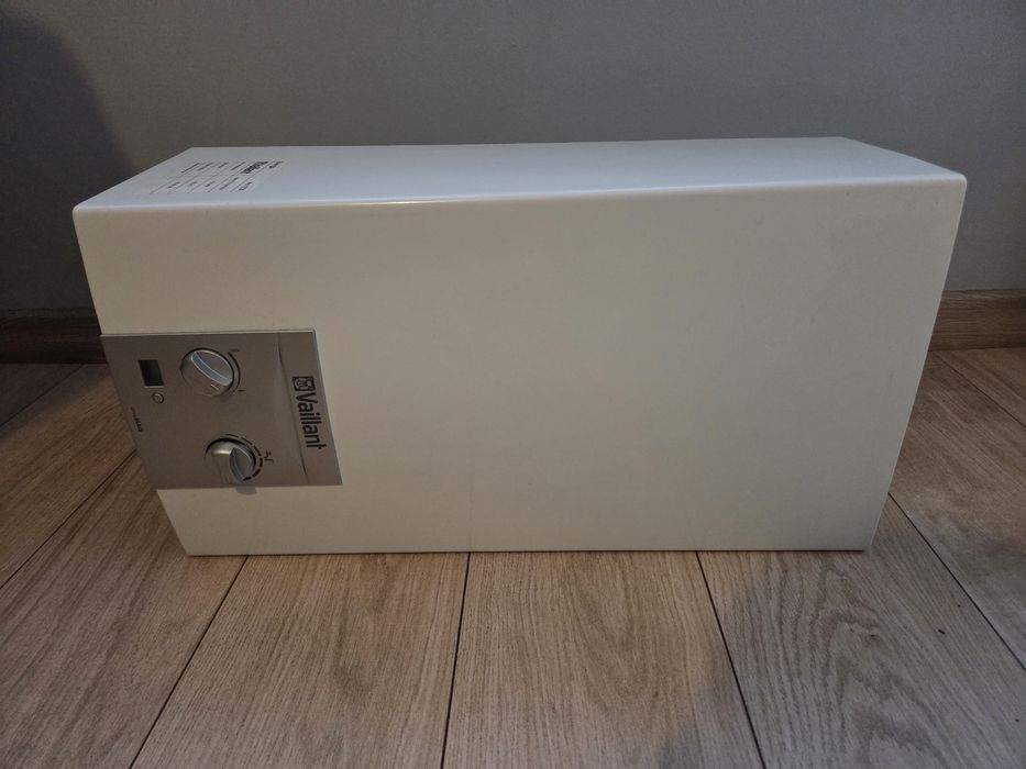 Gazowy piec  wody VAILLANT model 1730 stan idealny