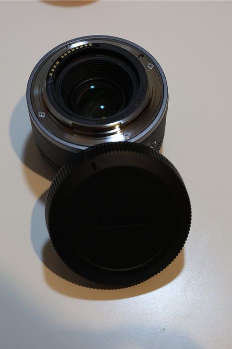 Canon RF 50mm f/1.8 STM – Como Nova (Caixa e Garantia)