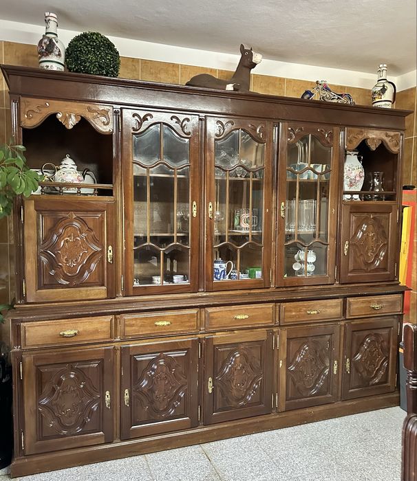 Mobília de sala de jantar estilo antigo