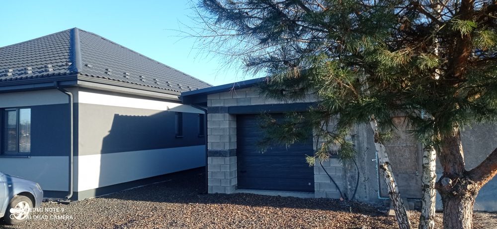 Будинок з ремонтом, гараж,центральне опалення, навпроти Журавлини.