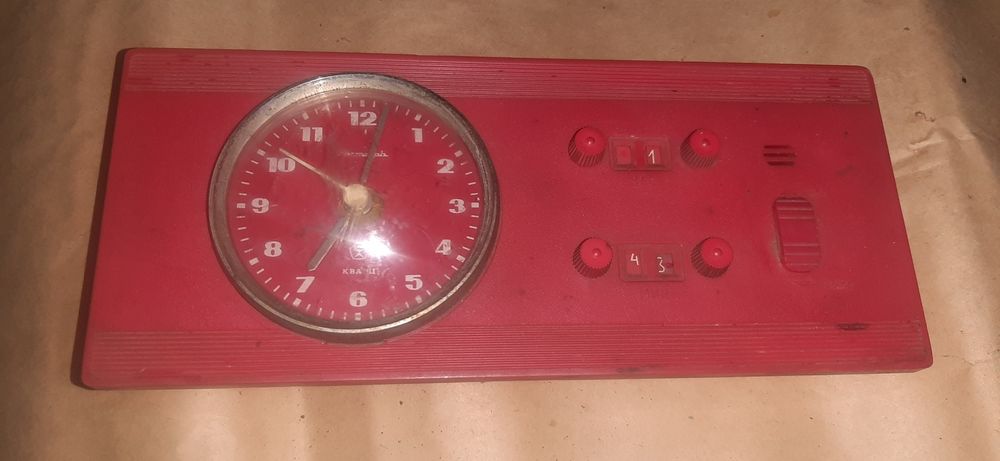 Часы кукушка Маяк. часы кухонные Кварц янтарь