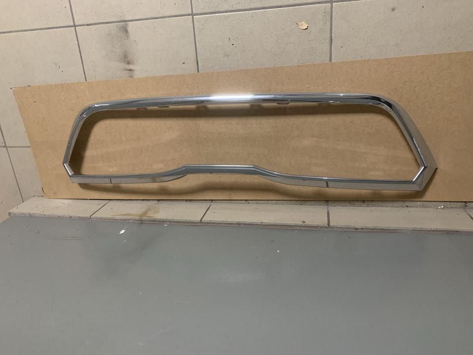 Ramka grilla chrom atrapa Skoda Scala