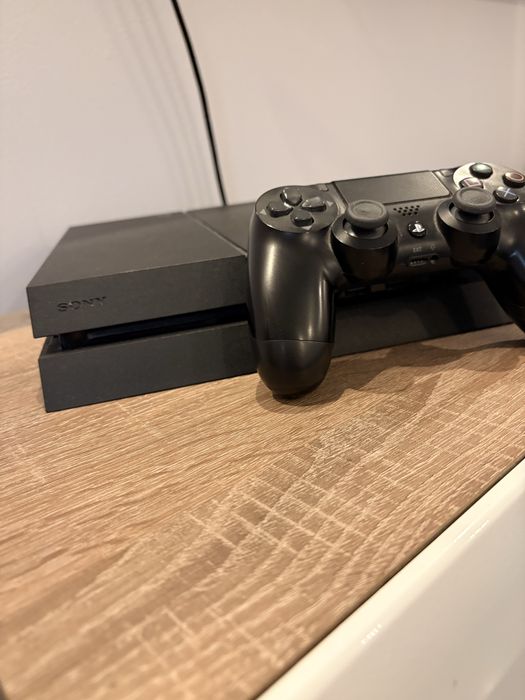 Konsola PlayStation 4