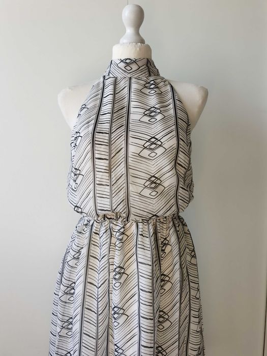 Elegancka zwiewna sukienka, 36/S