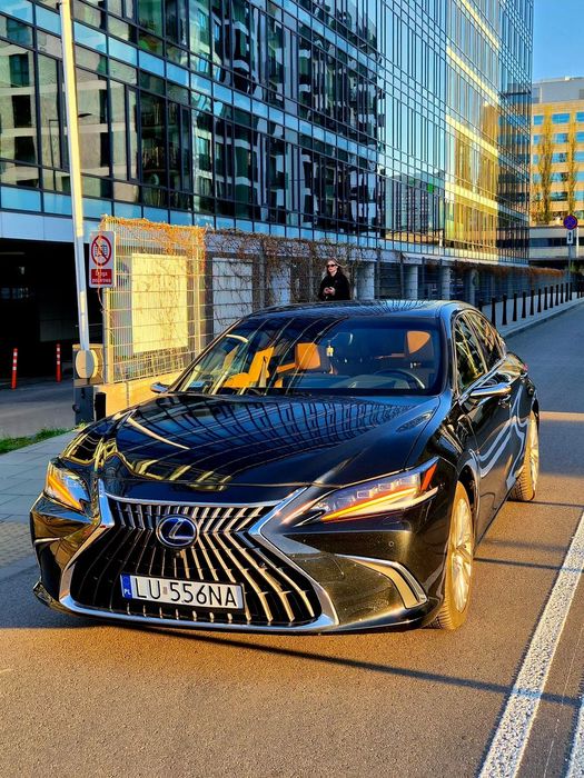 Lexus ES Unikat: Omotenashi + Digital Mirrors | Facelift