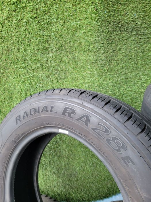 Hankook Radial RA28e 205/65 R16c