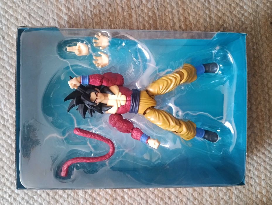 Dragon Stars Super Saiyan 4 Goku – Completo + Caixa