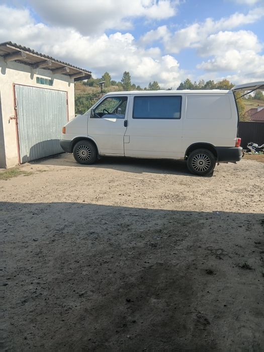 Авто т4 в доброму стані ,на ходу