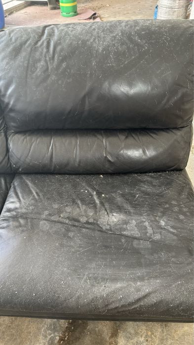 Sofa com chaise longue em pele para recuperar