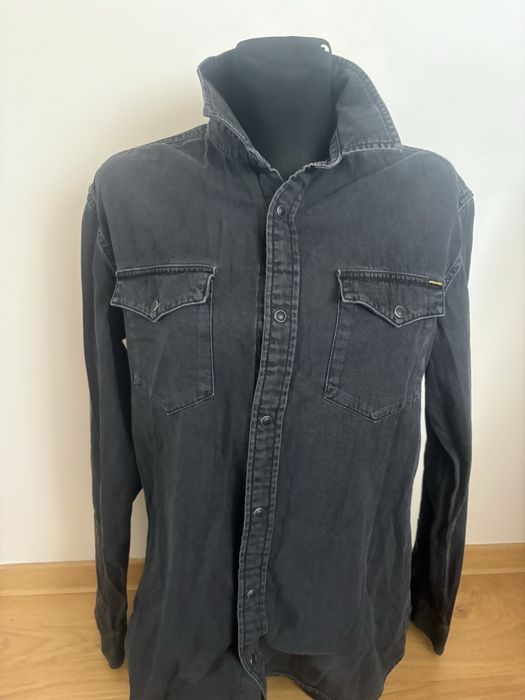 Czarna koszula jeansowa / denimowa – styl casual