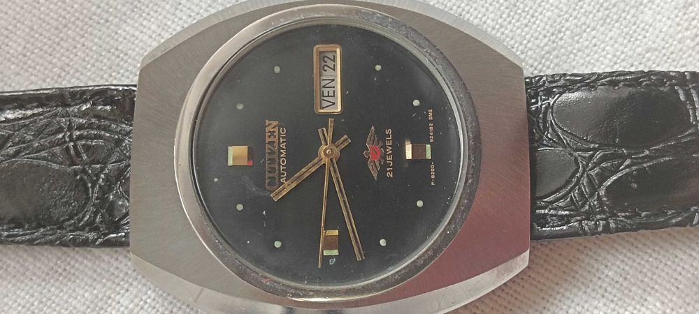 Citizen Black automático