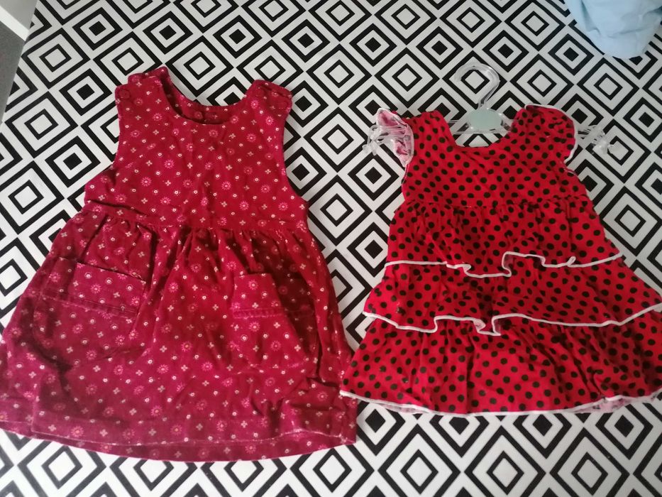 Ubranka dla dziewczynki body legginsy sukienki bluzy 74