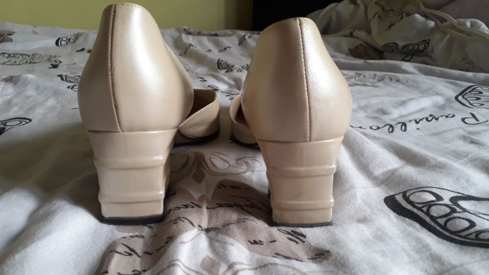 Buty CARINA e GIORGIO Wloskie skorzane na obcasie rozm. 36 1/2