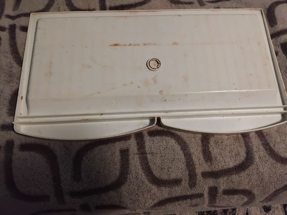 Продам нижнюю полку и два ящика для холодильника EXQVISIT 214-6.