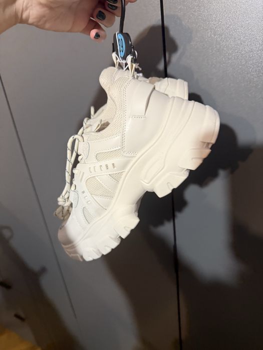 Кросівки жіночі 39р sinsay бежеві