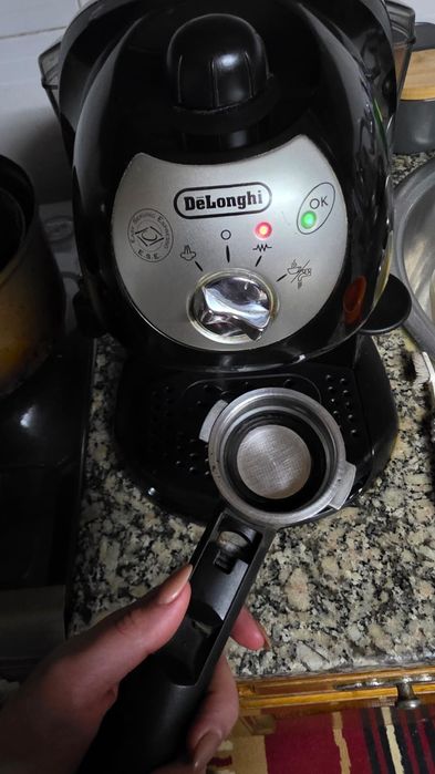 Máquina cafe DeLonghi