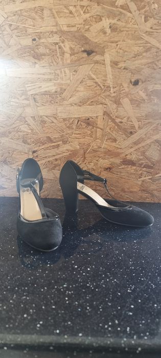 Sapato preto com Salto