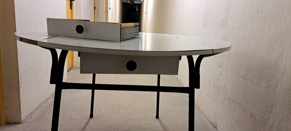 Mesa cozinha com abas