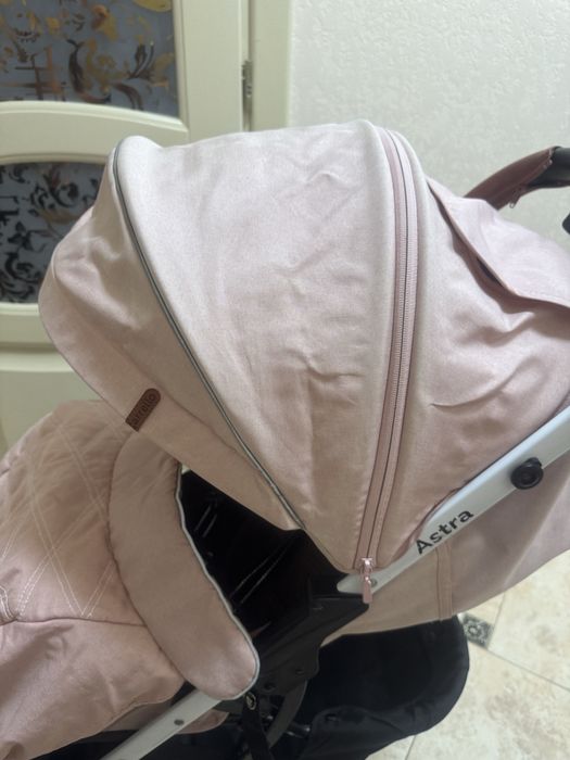 Продаю прогулянковий візок Carrello Astra в гарному стані