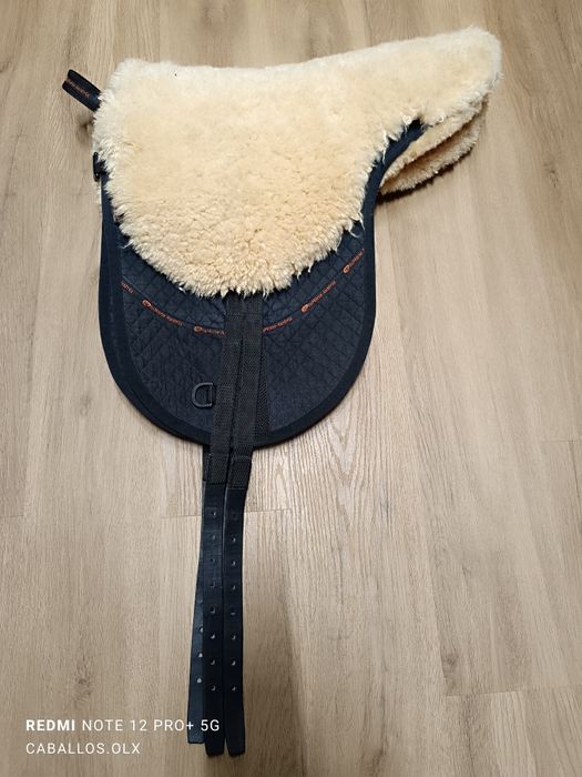 Pad do jazdy na oklep HoluHorseAustria owcza wełna
