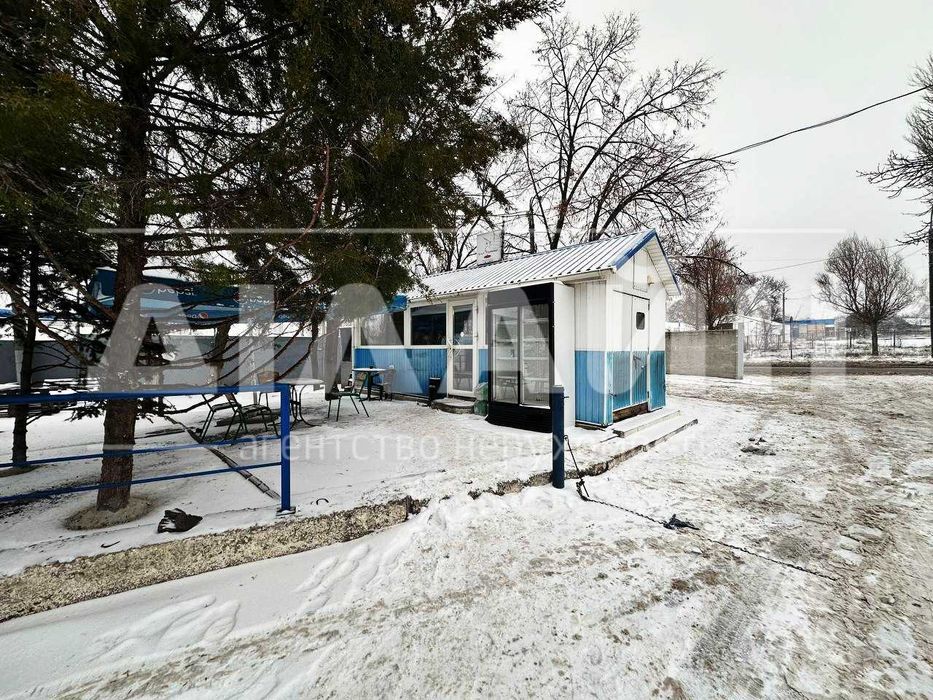 СТО та Автомагазин на інтенсивному трафіку, поряд із трасою М-18.