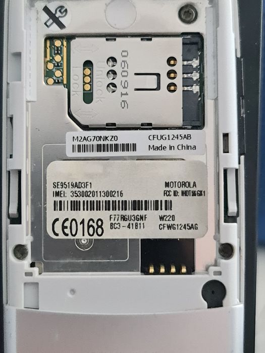 Motorolą W220 kompletny z ładowarką