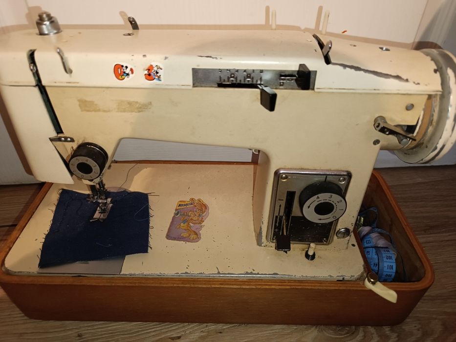 Maszyna do szycia Łucznik walizkowa