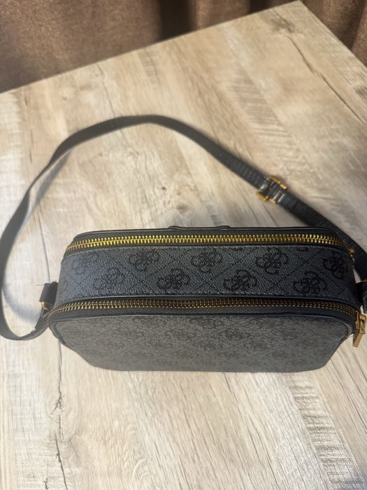 Жіноча сумочка Guess, крос-боді